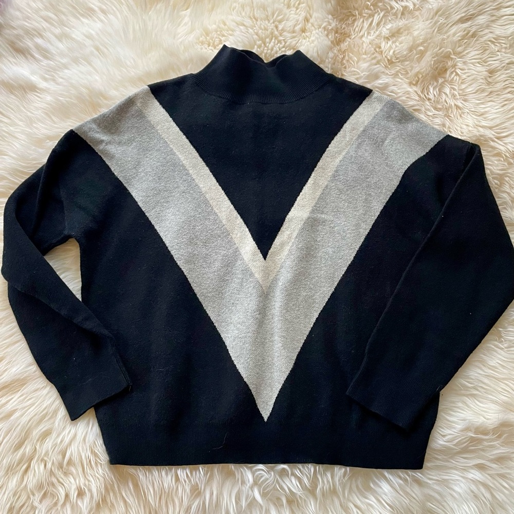 Old Navy Sweater - Size Medium